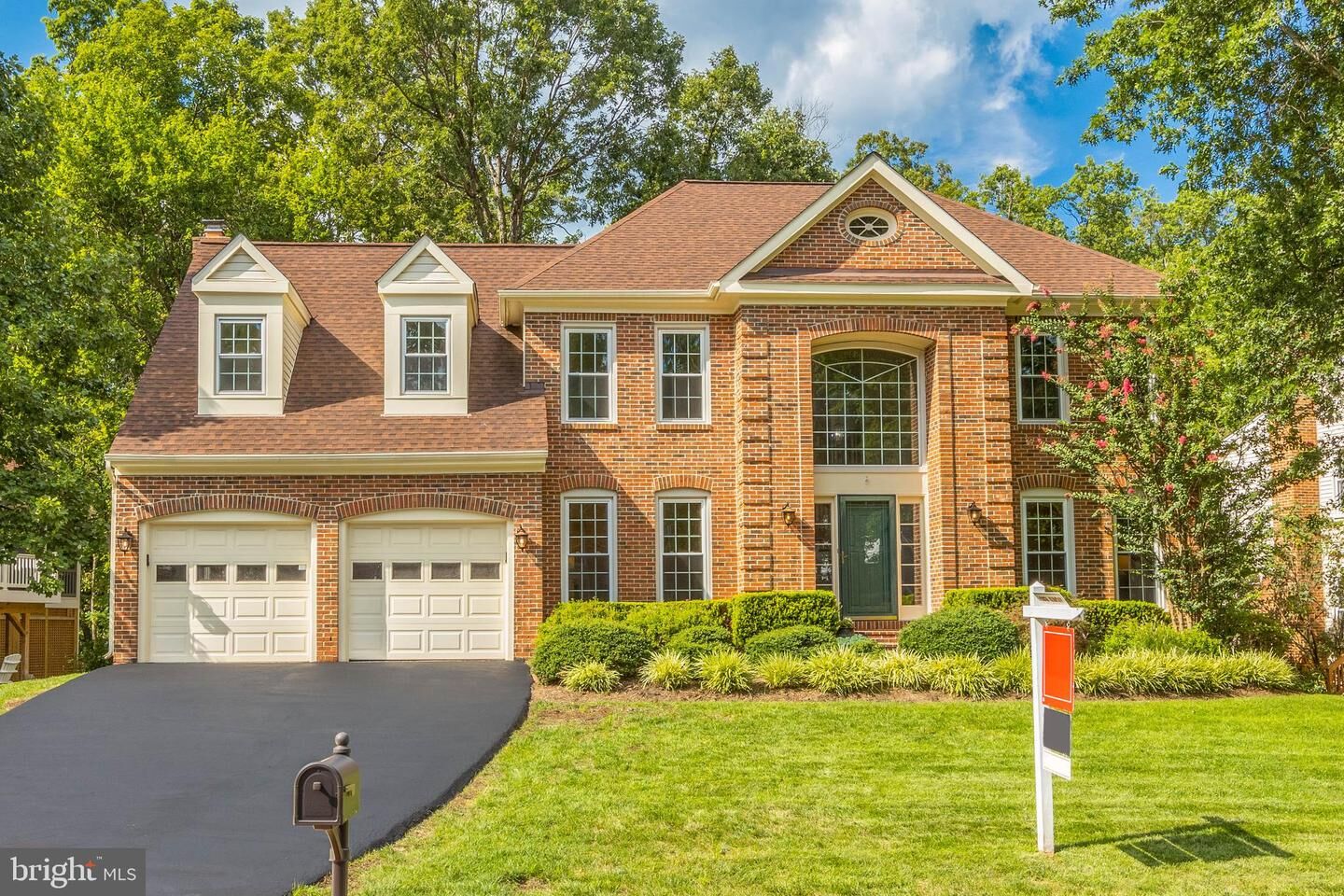 Property Photo: 664 Old Hunt Way VA 20170