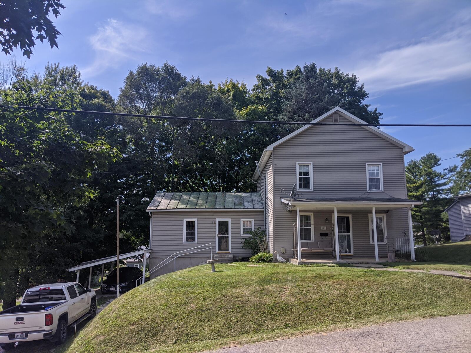 Property Photo: 129 S Cherry Street OH 43338