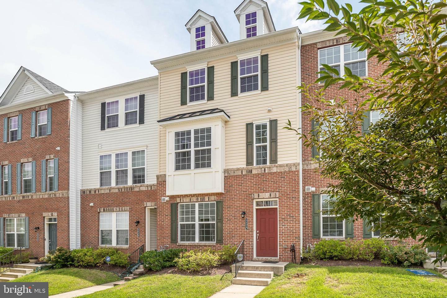Property Photo: 3528 Woodlake Drive 25 MD 20904