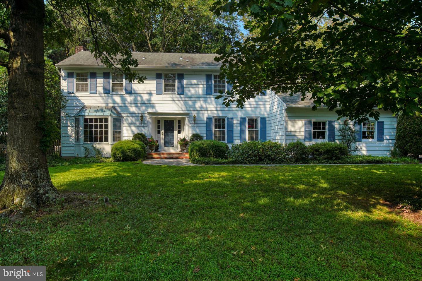 Property Photo:  10 Hereford Drive  NJ 08550 