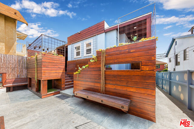 38 Sunset Ave A  Venice CA 90291 photo