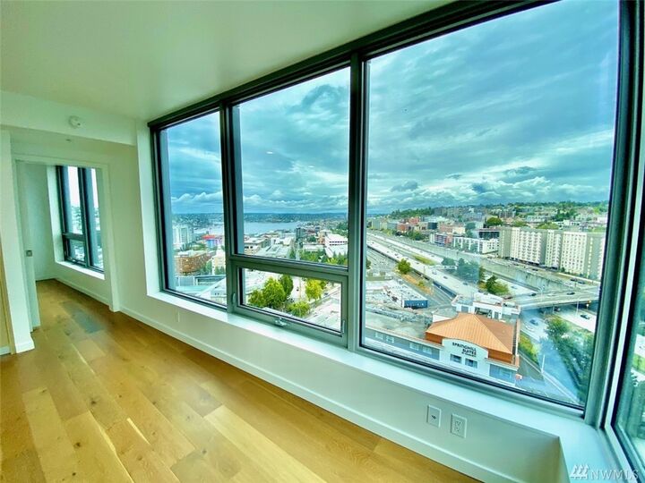 Property Photo:  1808 Minor Ave 2111  WA 98101 