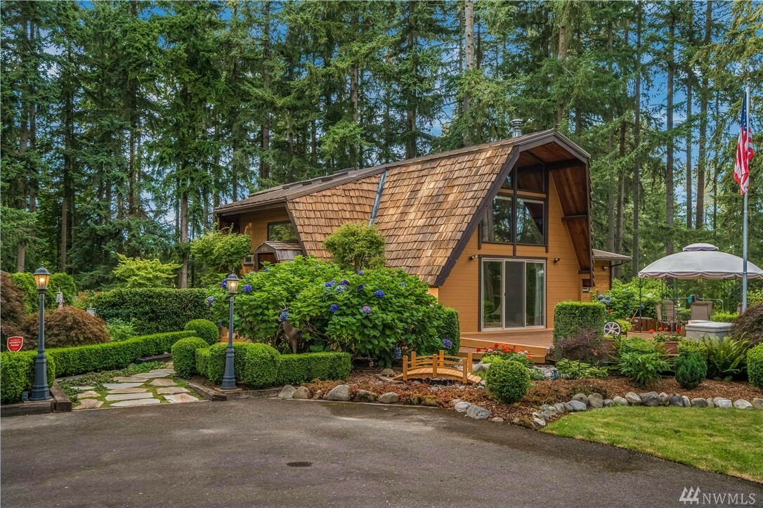 Property Photo: 12611 129th St E WA 98374