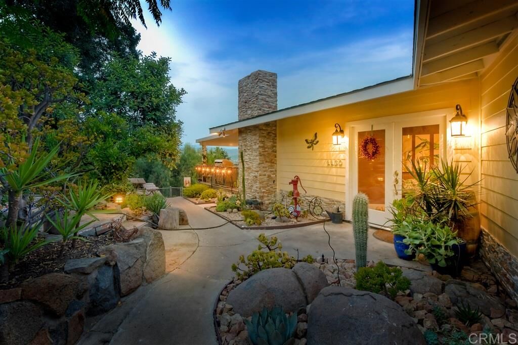 Property Photo:  1130 Park Hill Lane  CA 92025 