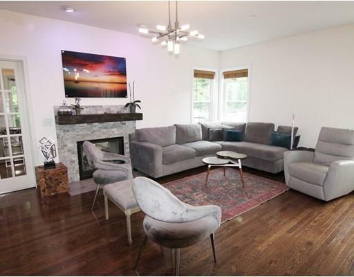 Property Photo: 10 Maple Ridge Drive 10 MA 01803