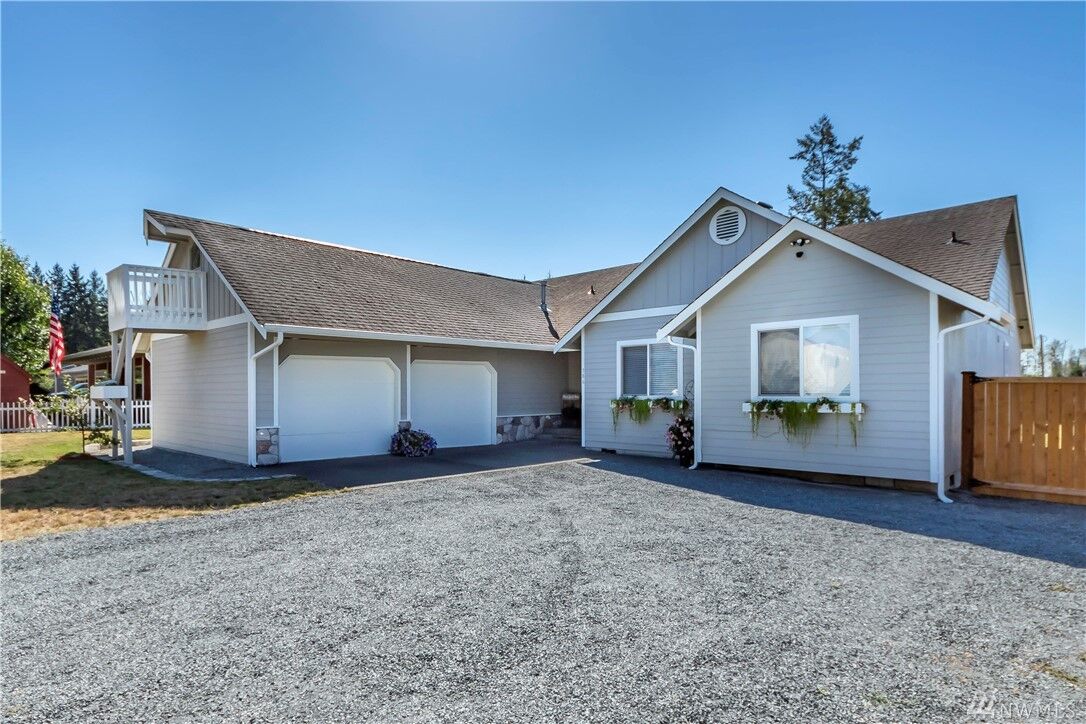 Property Photo: 386 4th Avenue SE WA 98047