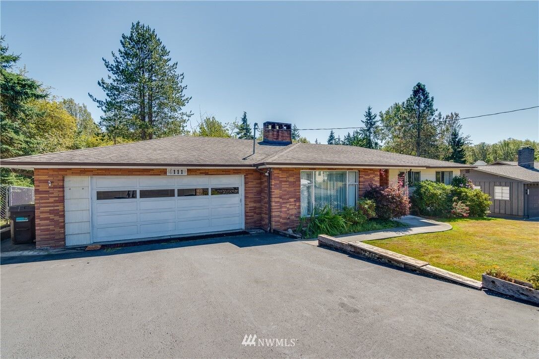 Property Photo:  111 Laurel Park Drive  WA 98632 