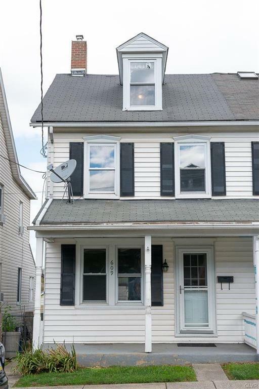 Property Photo:  609 Line Street  PA 18042 