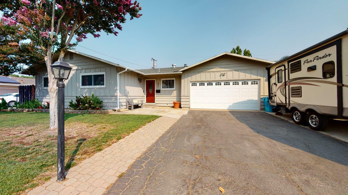 Property Photo:  621 West 10th Street  CA 95020 