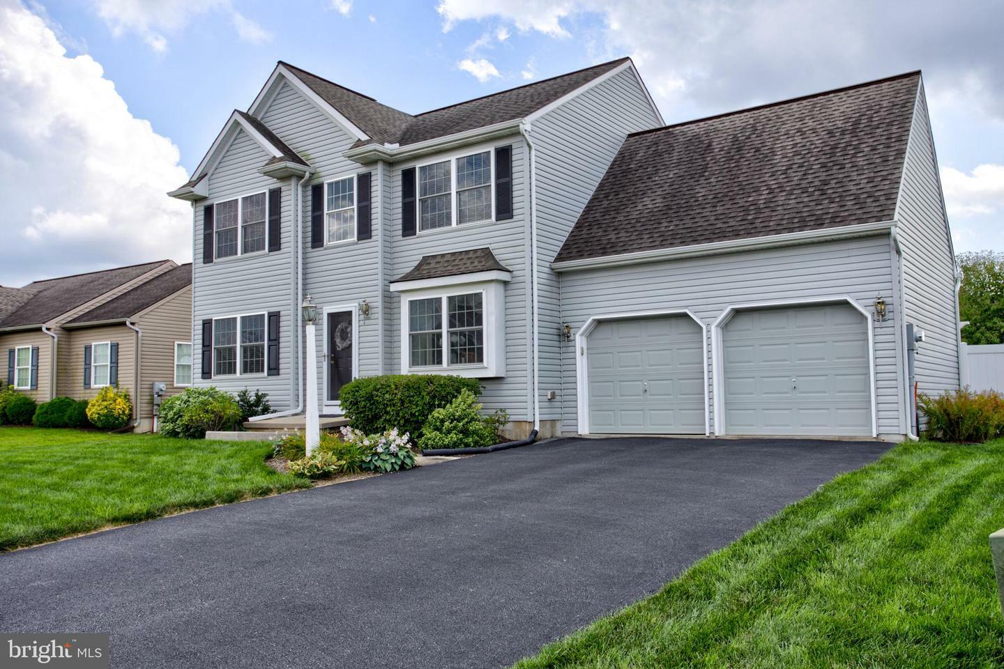 Property Photo:  352 Breckenridge Way  PA 17601 