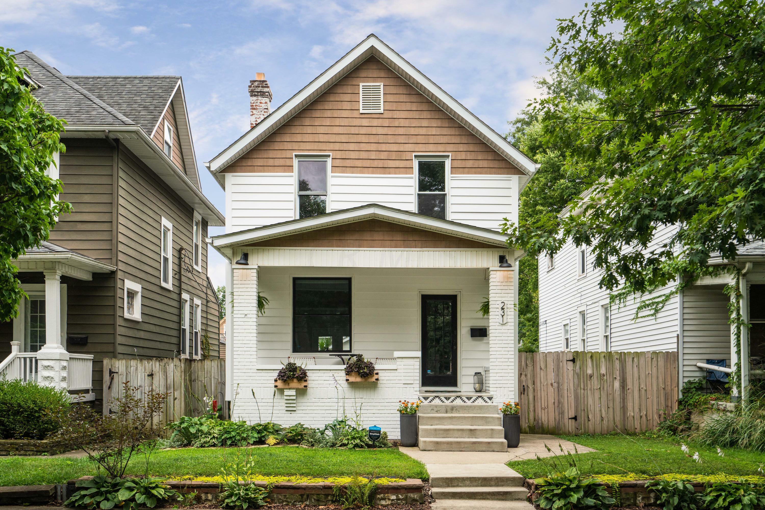 Property Photo:  231 E Mithoff Street  OH 43206 