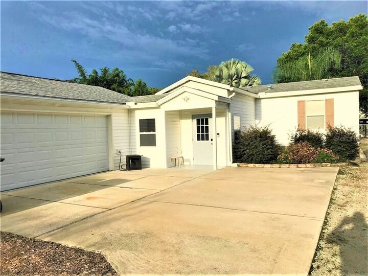 Property Photo: 33648 Lincoln Road FL 34788