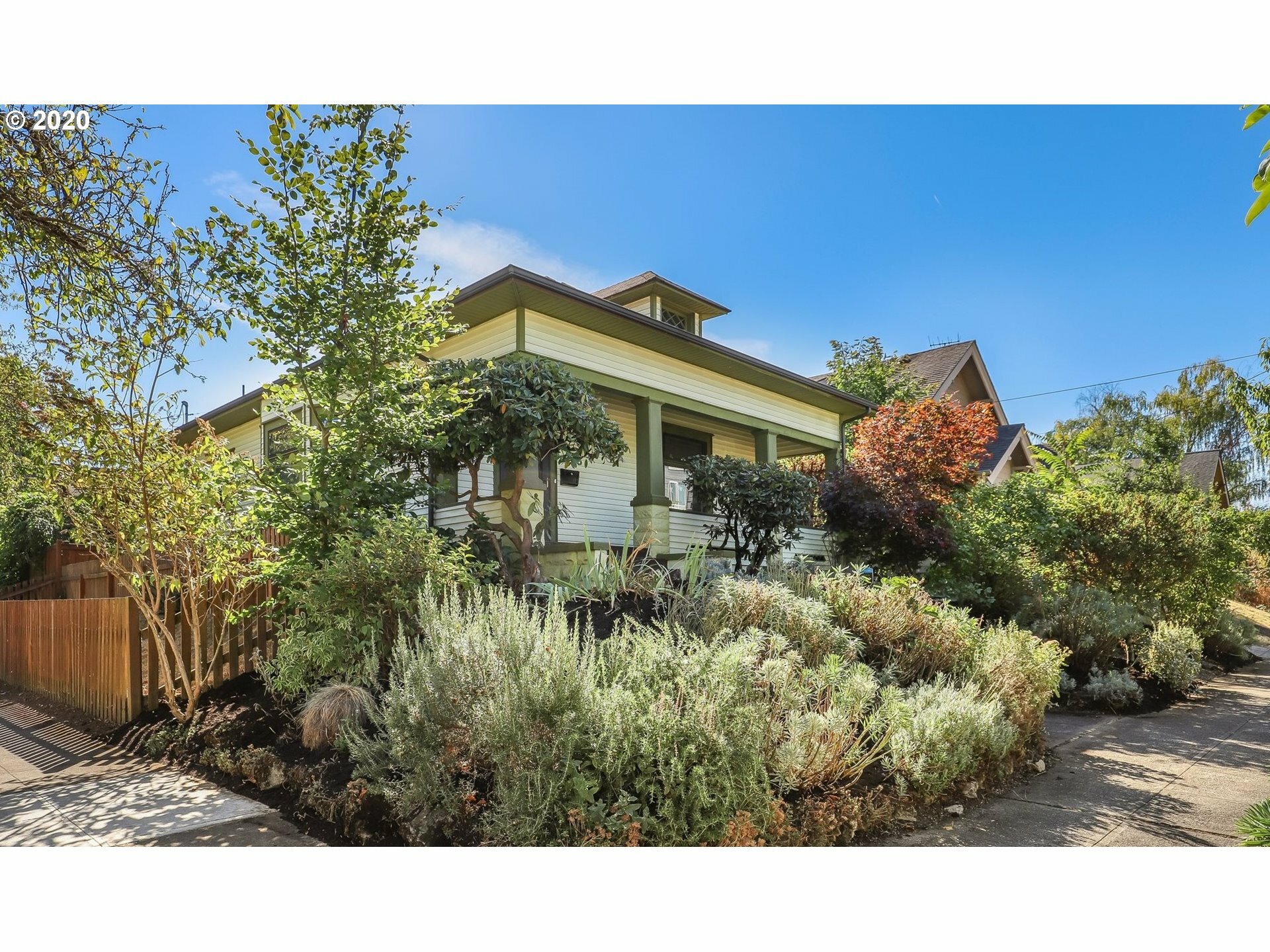 Property Photo: 5636 N Maryland Ave OR 97217