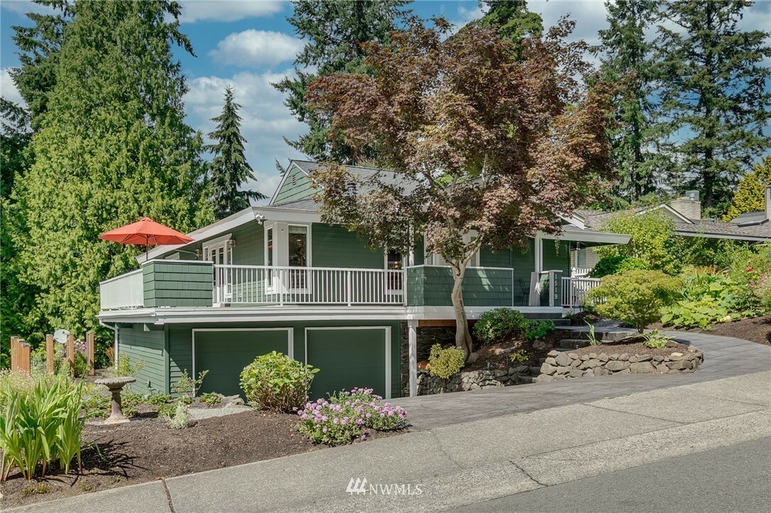 Property Photo:  1519 184th Avenue NE  WA 98008 