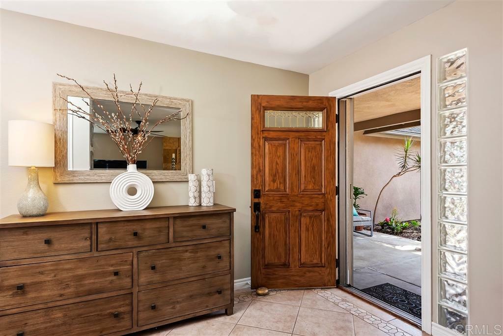Property Photo: 1362 Cherrytree Ct CA 92024