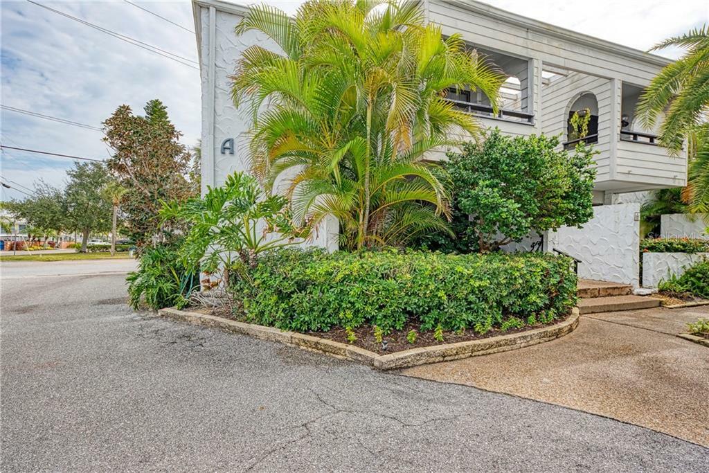 Property Photo:  1555 Tarpon Center Drive 104  FL 34285 