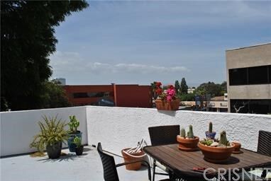 Property Photo:  14937 Dickens Street 205  CA 91403 