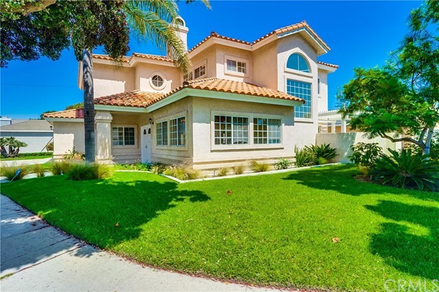 Property Photo: 19614 Darien Place CA 90503