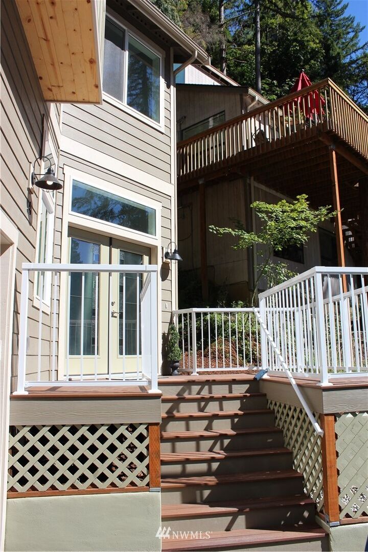 Property Photo:  4 Sugarpine Place  WA 98229 