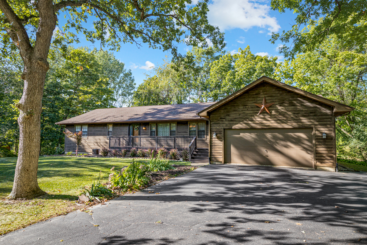 Property Photo:  14620 Emery Lane  IL 60098 