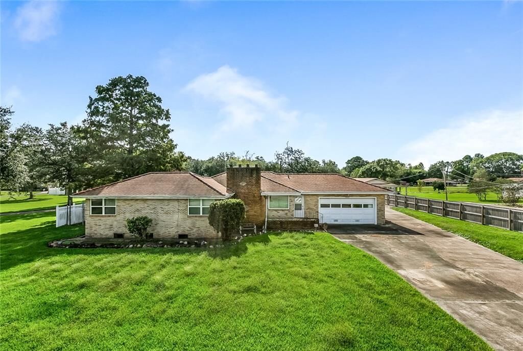Property Photo:  3005 Main Street  LA 70068 