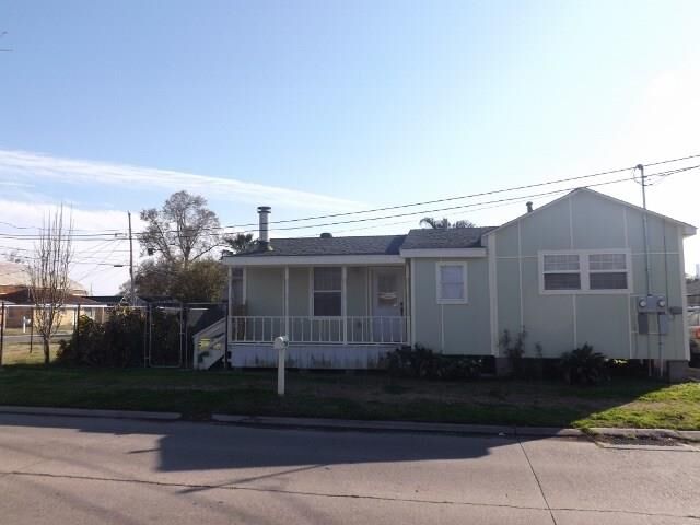 Property Photo:  604 W Genie Street  LA 70043 