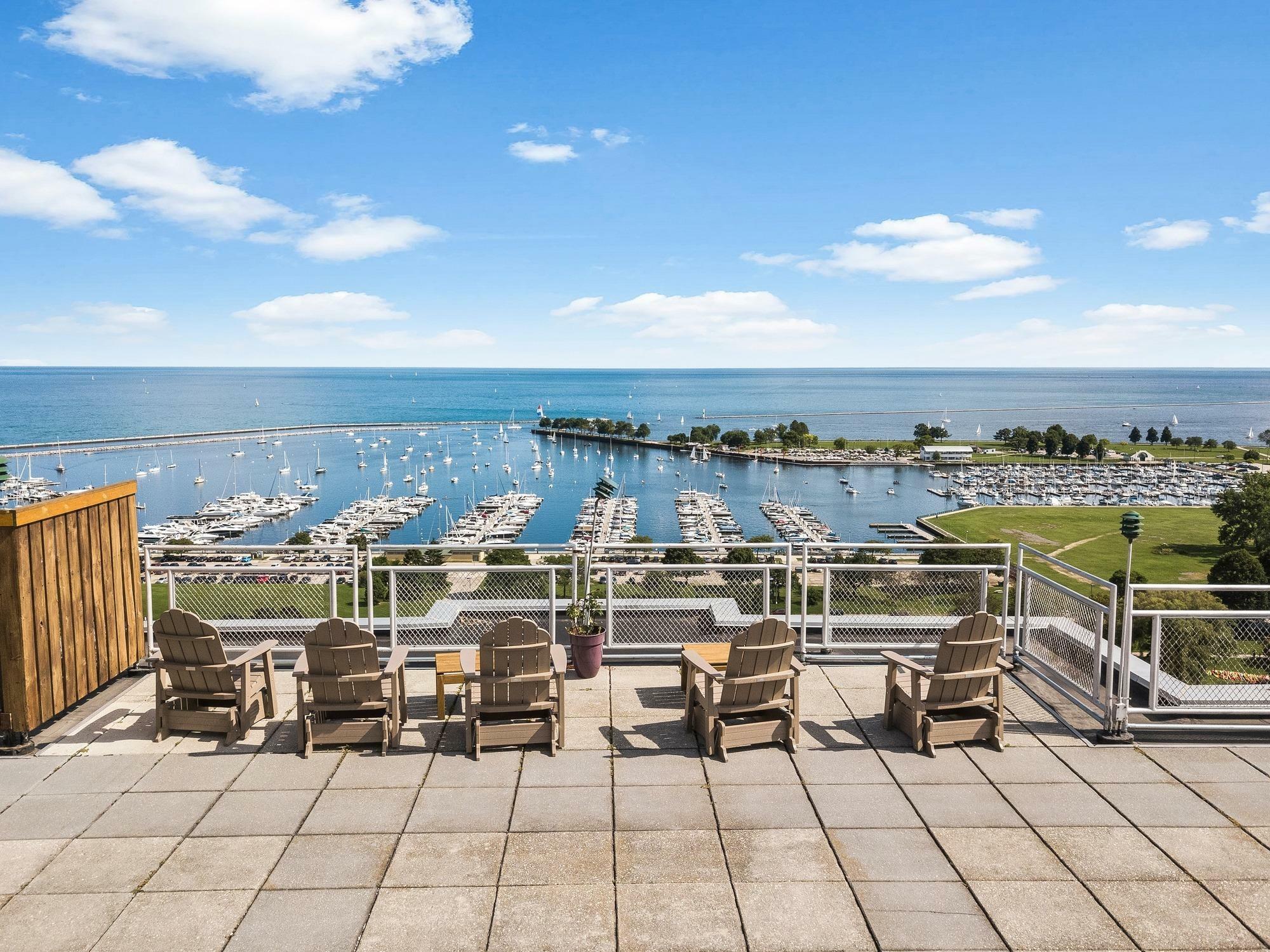 Property Photo: 1610 N Prospect Ave 1206 WI 53202