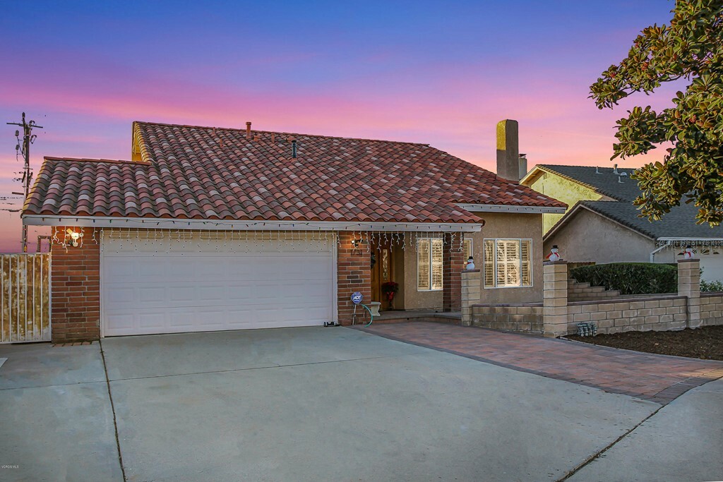 Property Photo:  1731 Lakehurst Street  CA 93030 