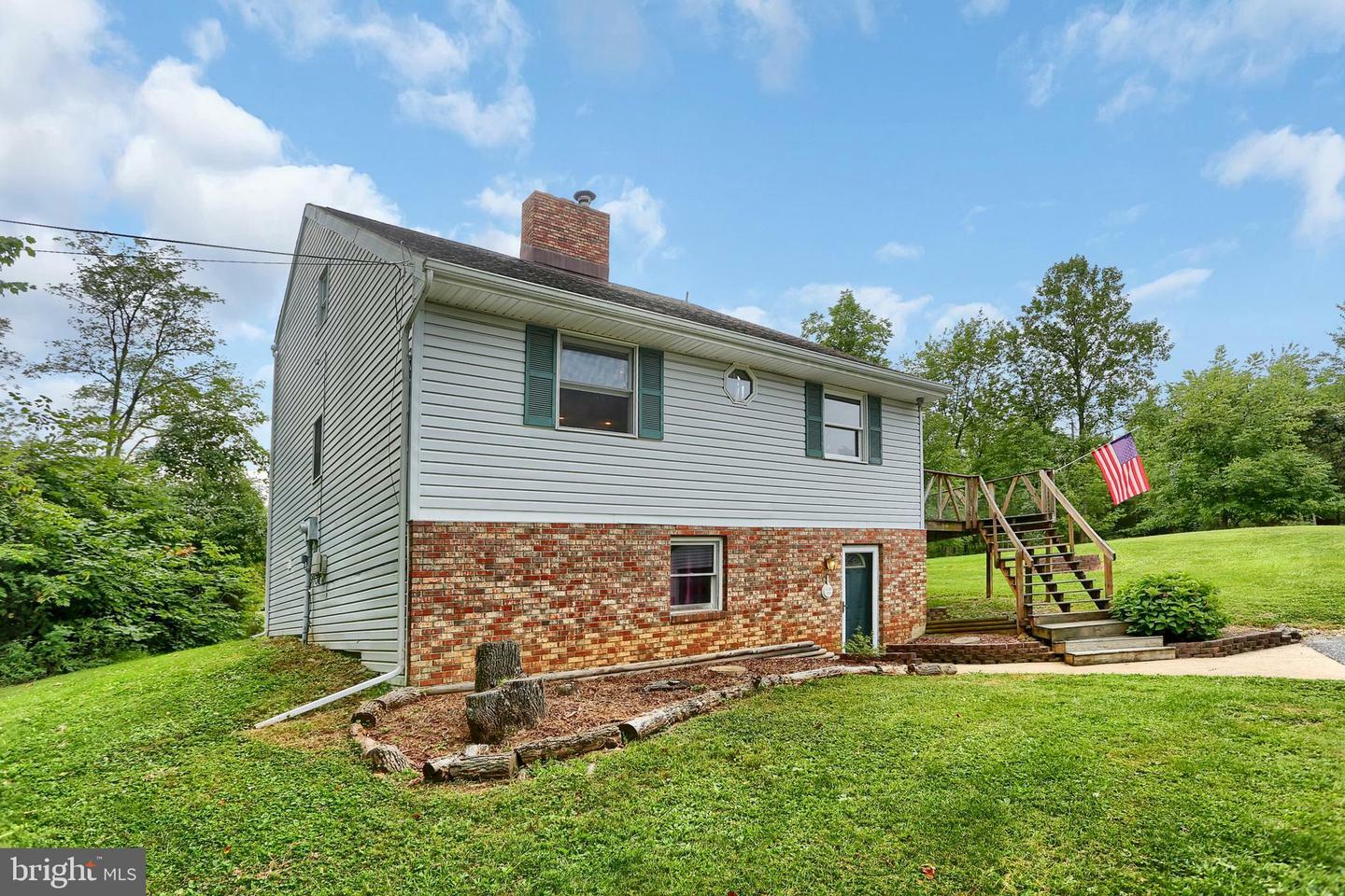 Property Photo:  105 W Siddonsburg Road  PA 17019 