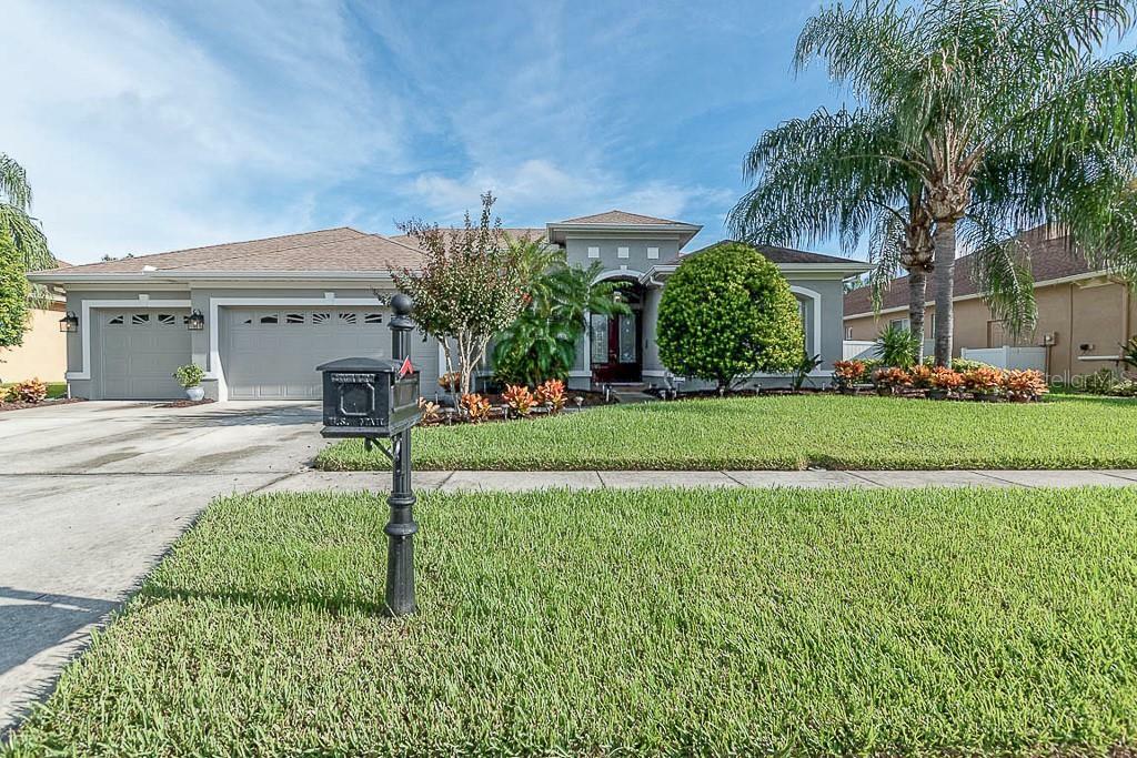 Property Photo:  3014 Lynwood Court  FL 34638 