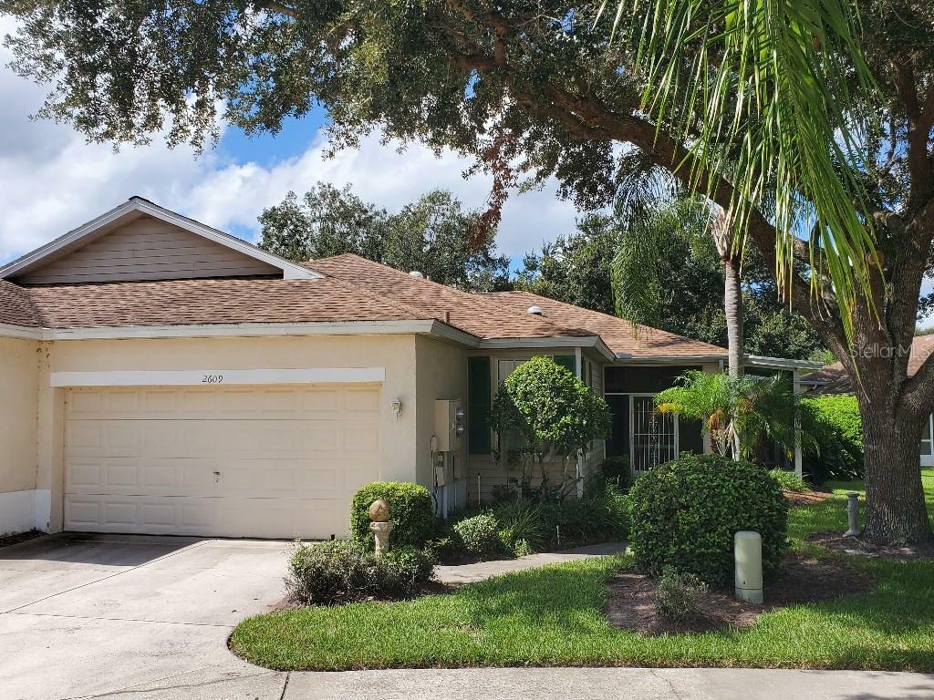 Property Photo:  2609 Nightcap Court F  FL 33573 