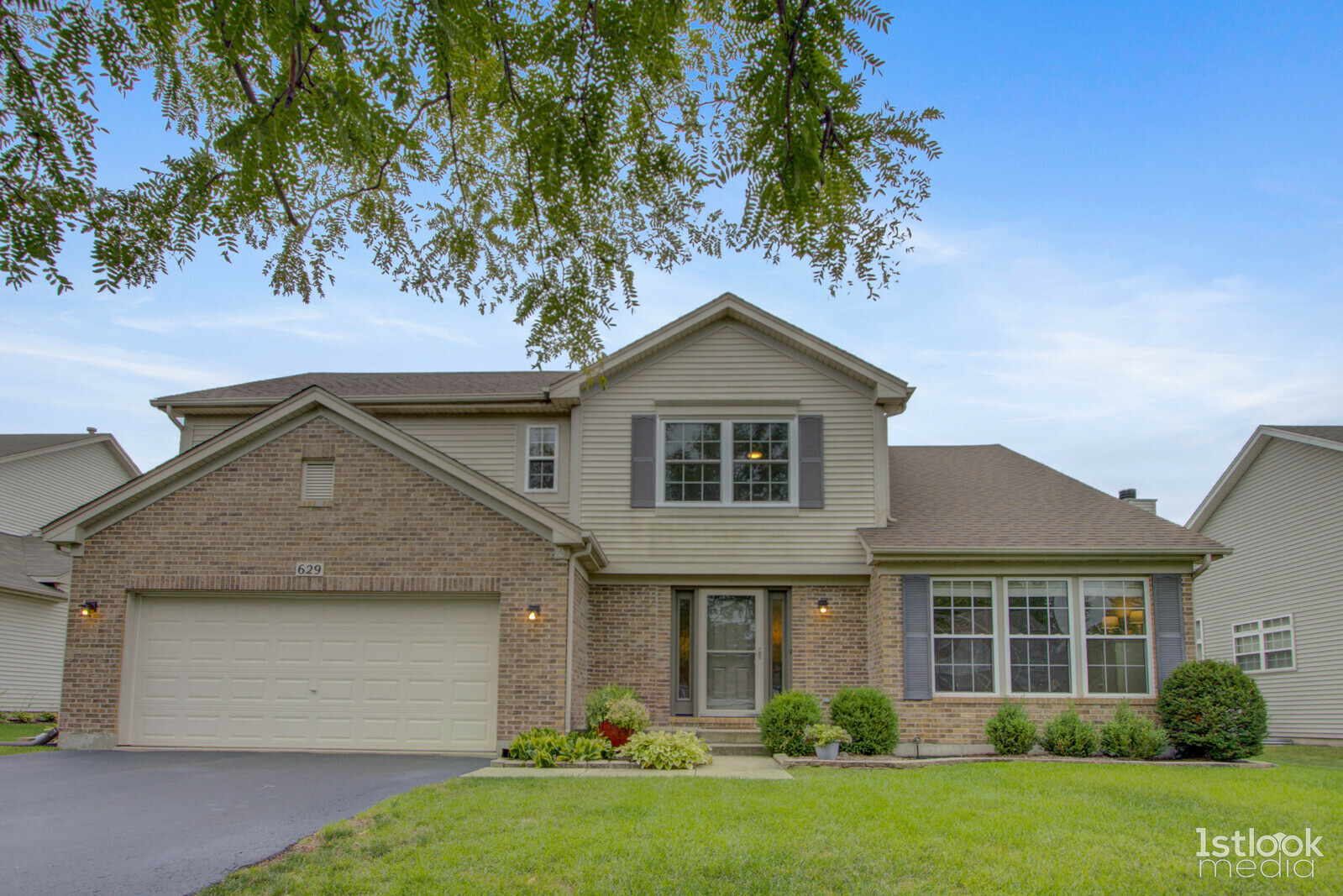 Property Photo: 629 Manhattan Circle IL 60543