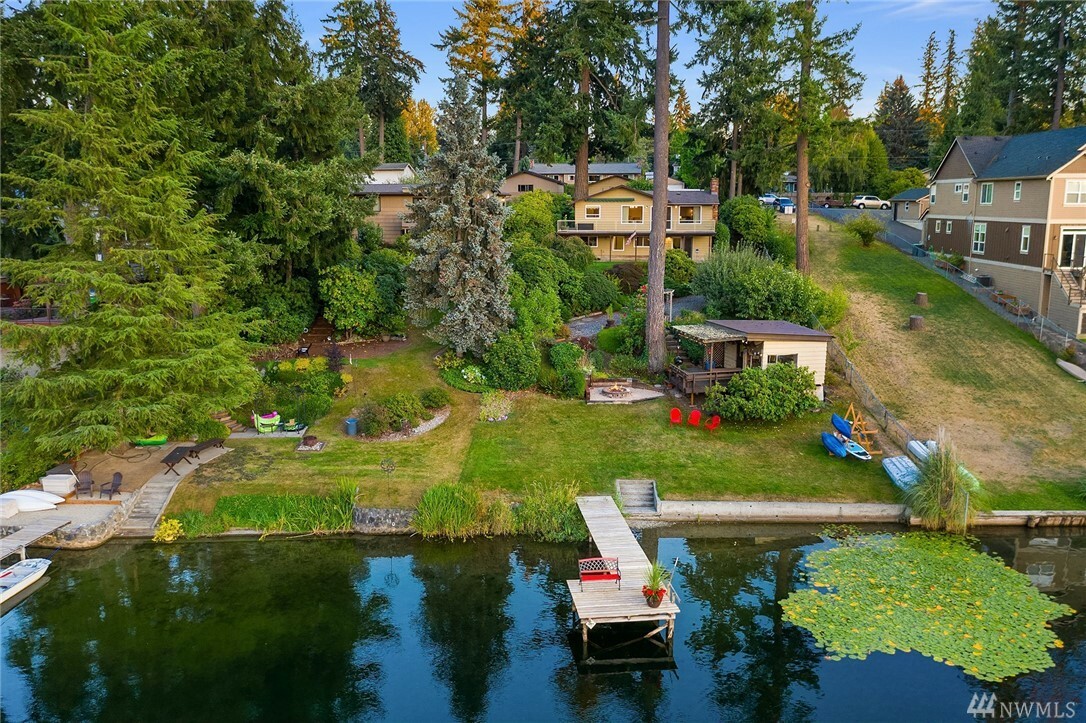 Property Photo:  21738 SE 262nd Place  WA 98038 