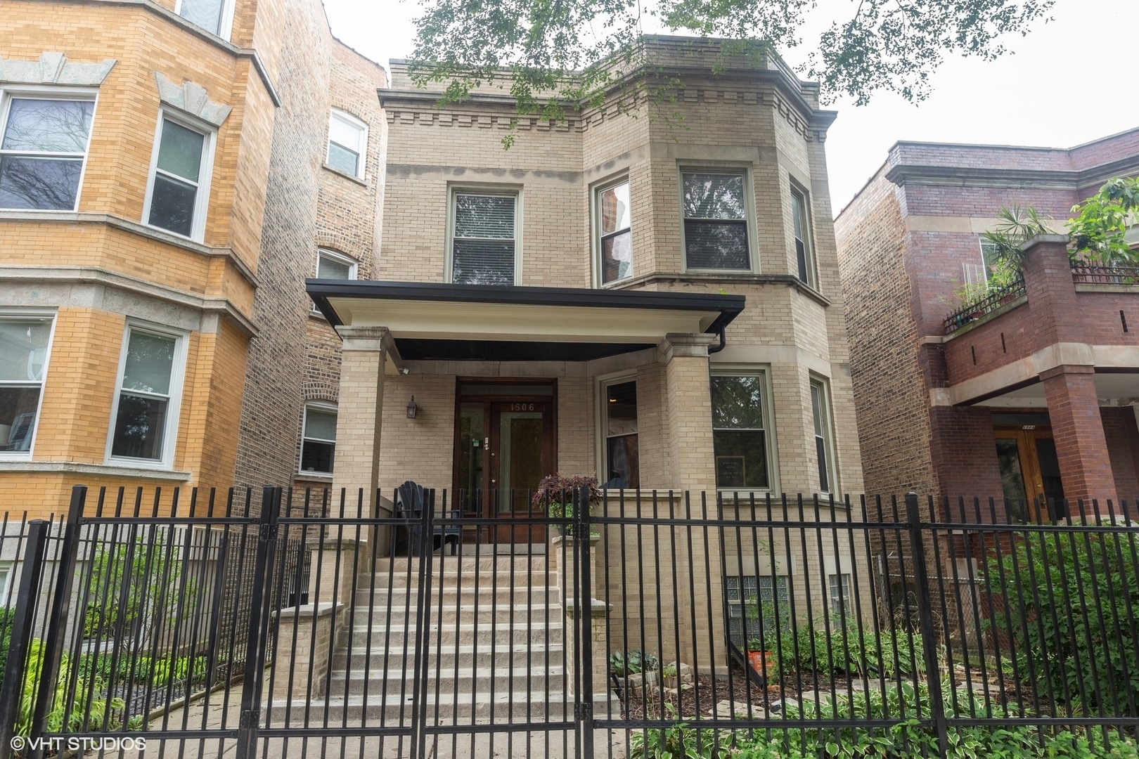 Property Photo:  1506 W Bryn Mawr Avenue 2  IL 60660 