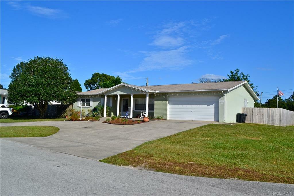 Property Photo:  331 S Harrison Street  FL 34465 