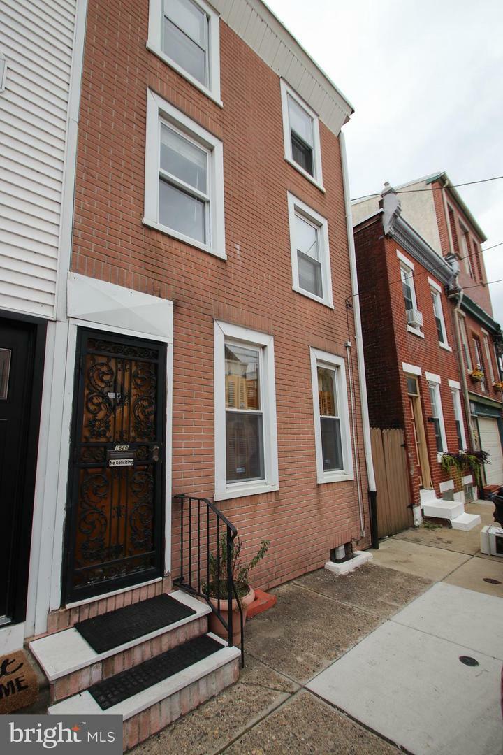 Property Photo: 1620 E Hewson Street PA 19125