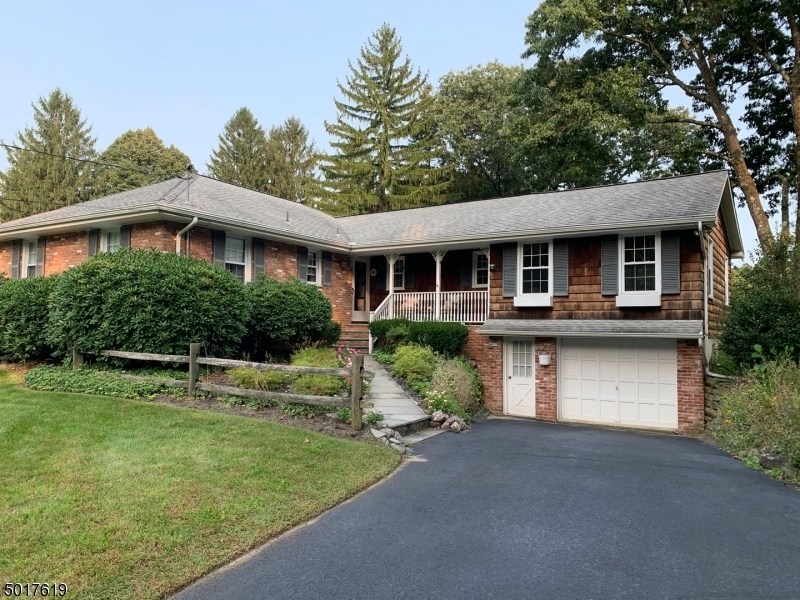 Property Photo:  17 Meadow Ln  NJ 07405 