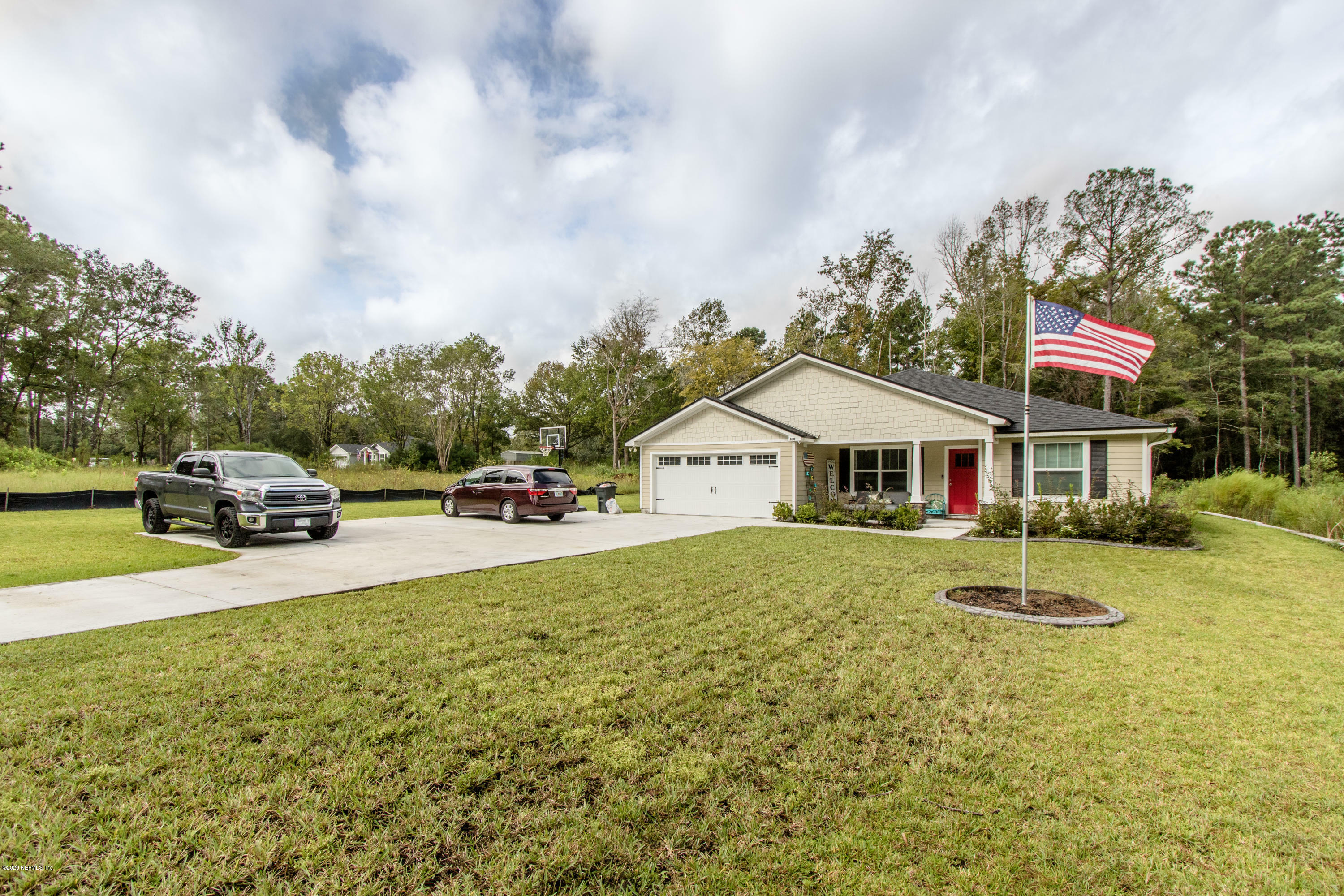 Property Photo:  6806 Old Middleburg Road S  FL 32222 