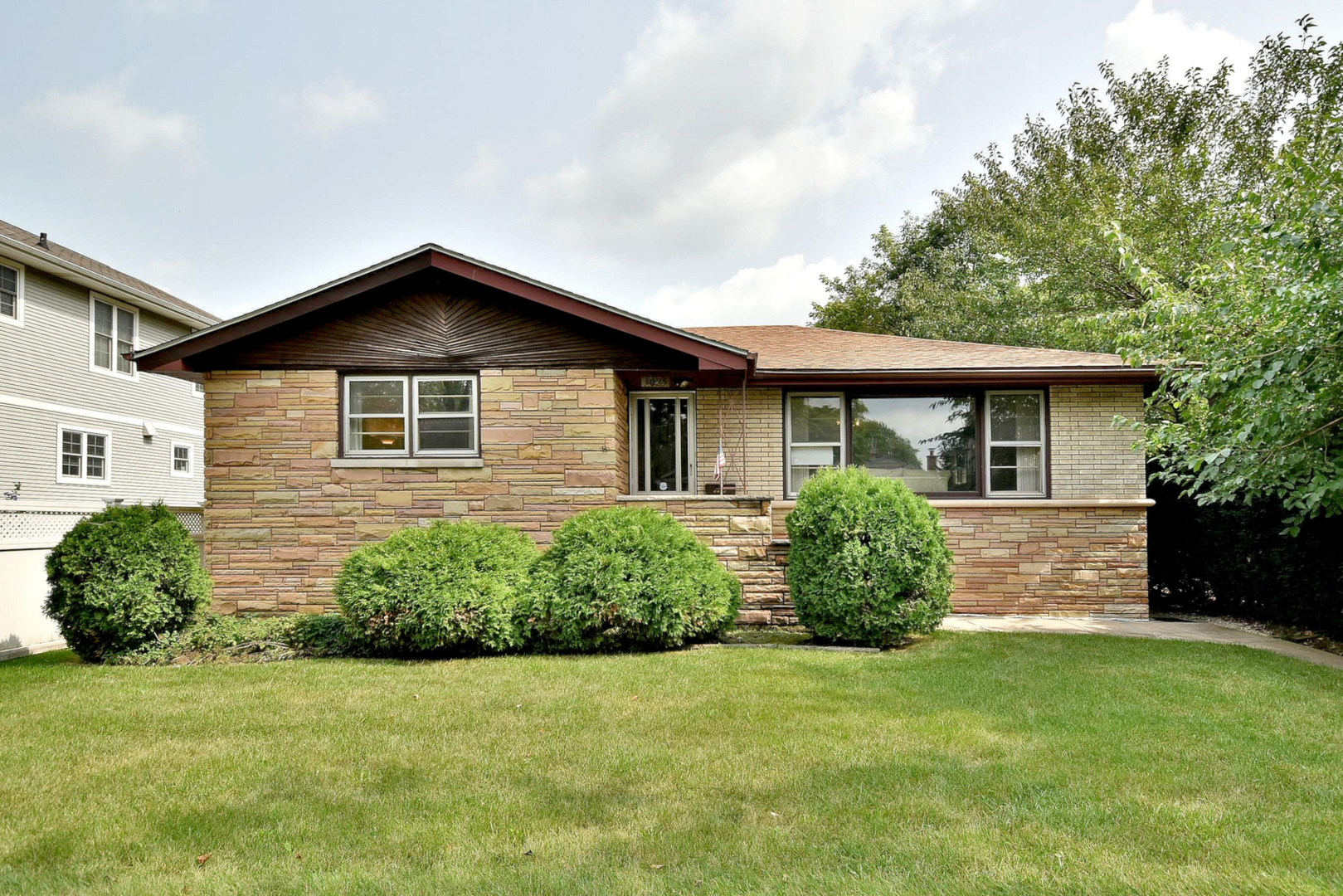 Property Photo:  3025 Ruby Street  IL 60131 