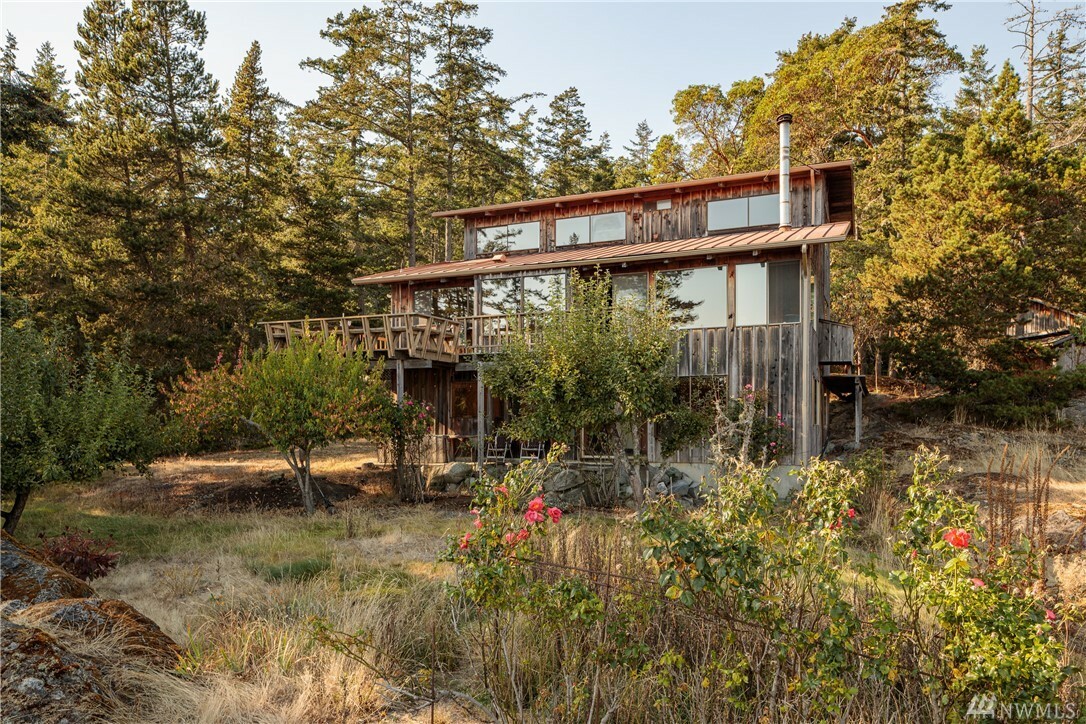 Property Photo:  117 Sawmill Rd  WA 98261 