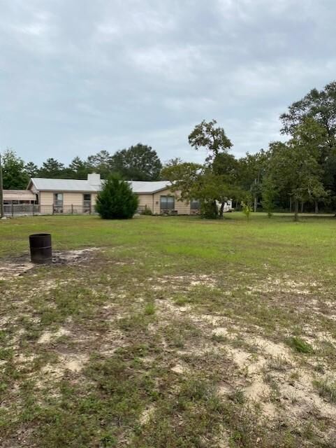 Property Photo: 5747 Fairchild Road FL 32539