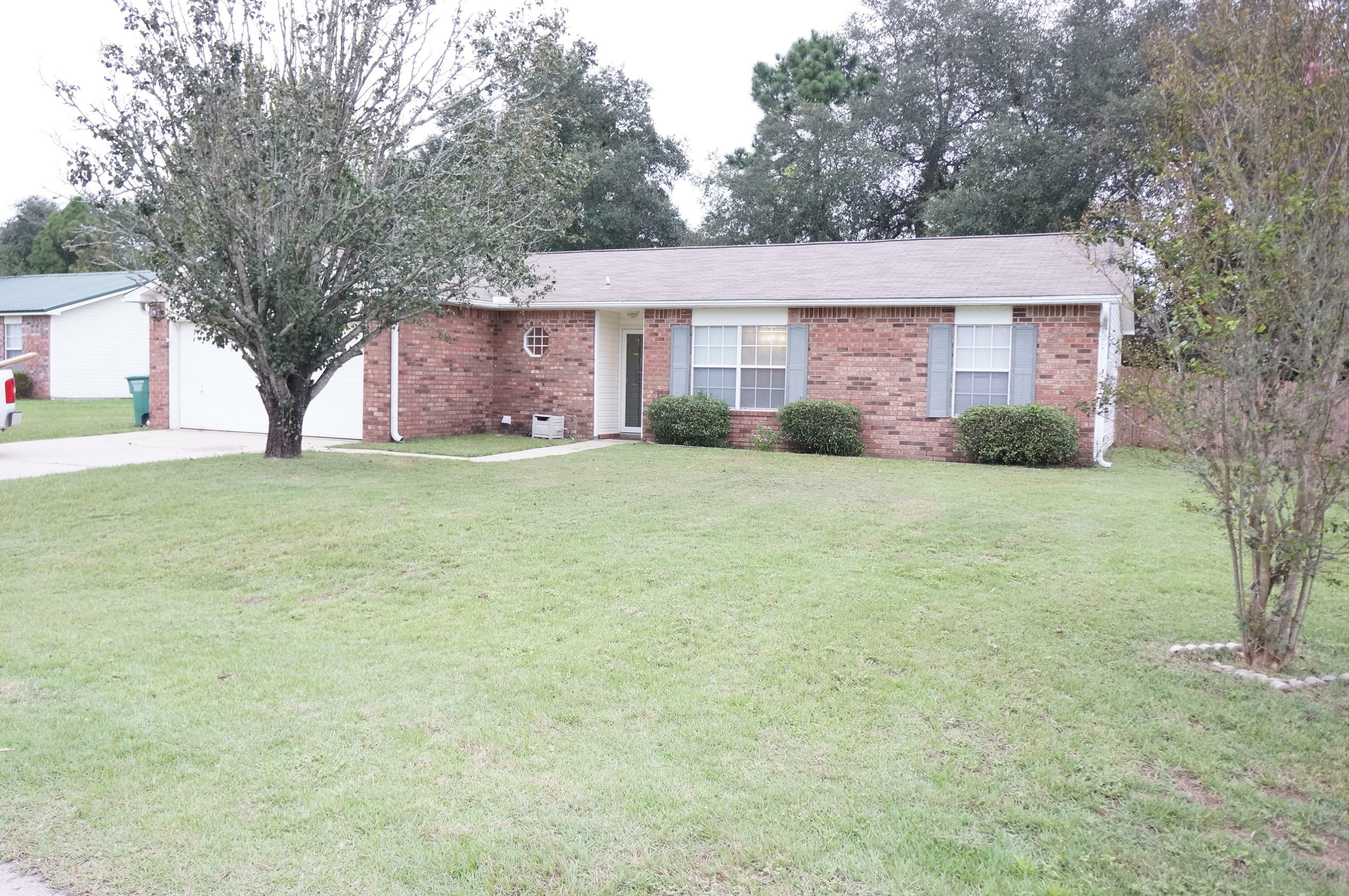 Property Photo:  112 Louise Drive  FL 32536 