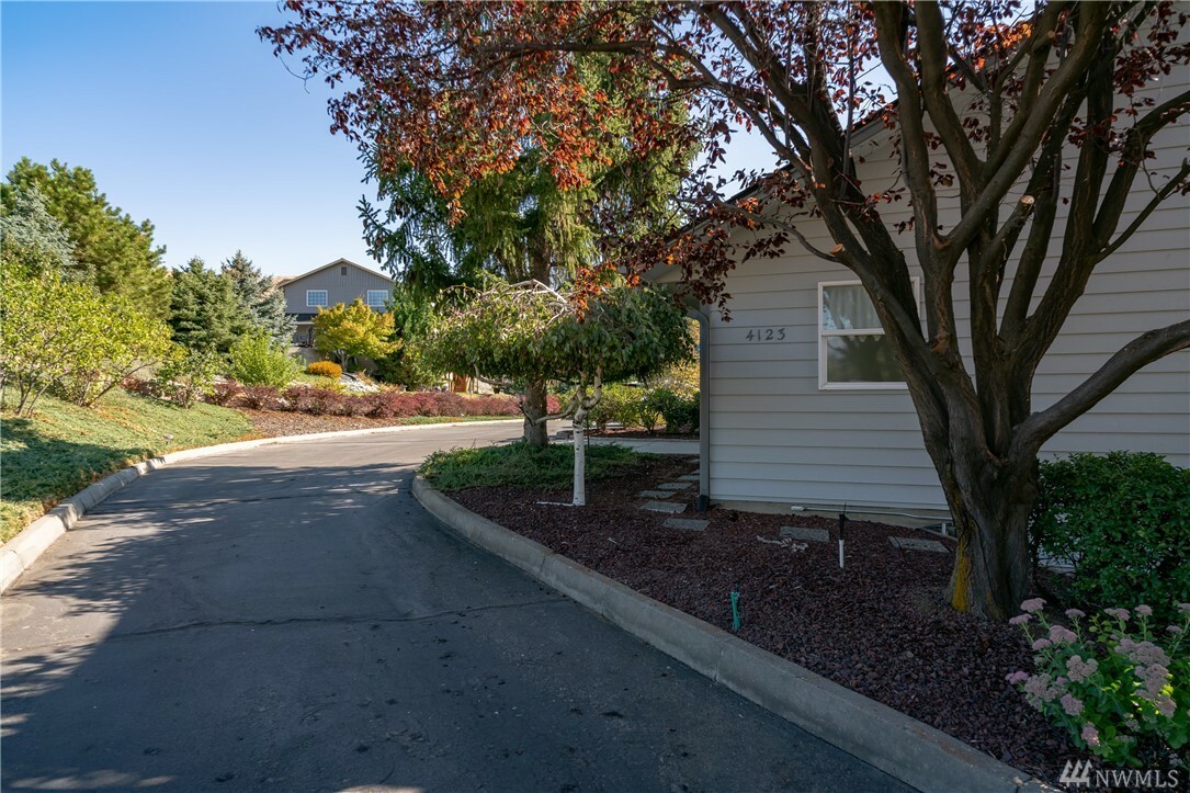 Property Photo:  4123 Knowles Rd  WA 98801 