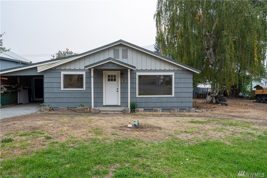 Property Photo:  220 E Gibson  WA 98816 