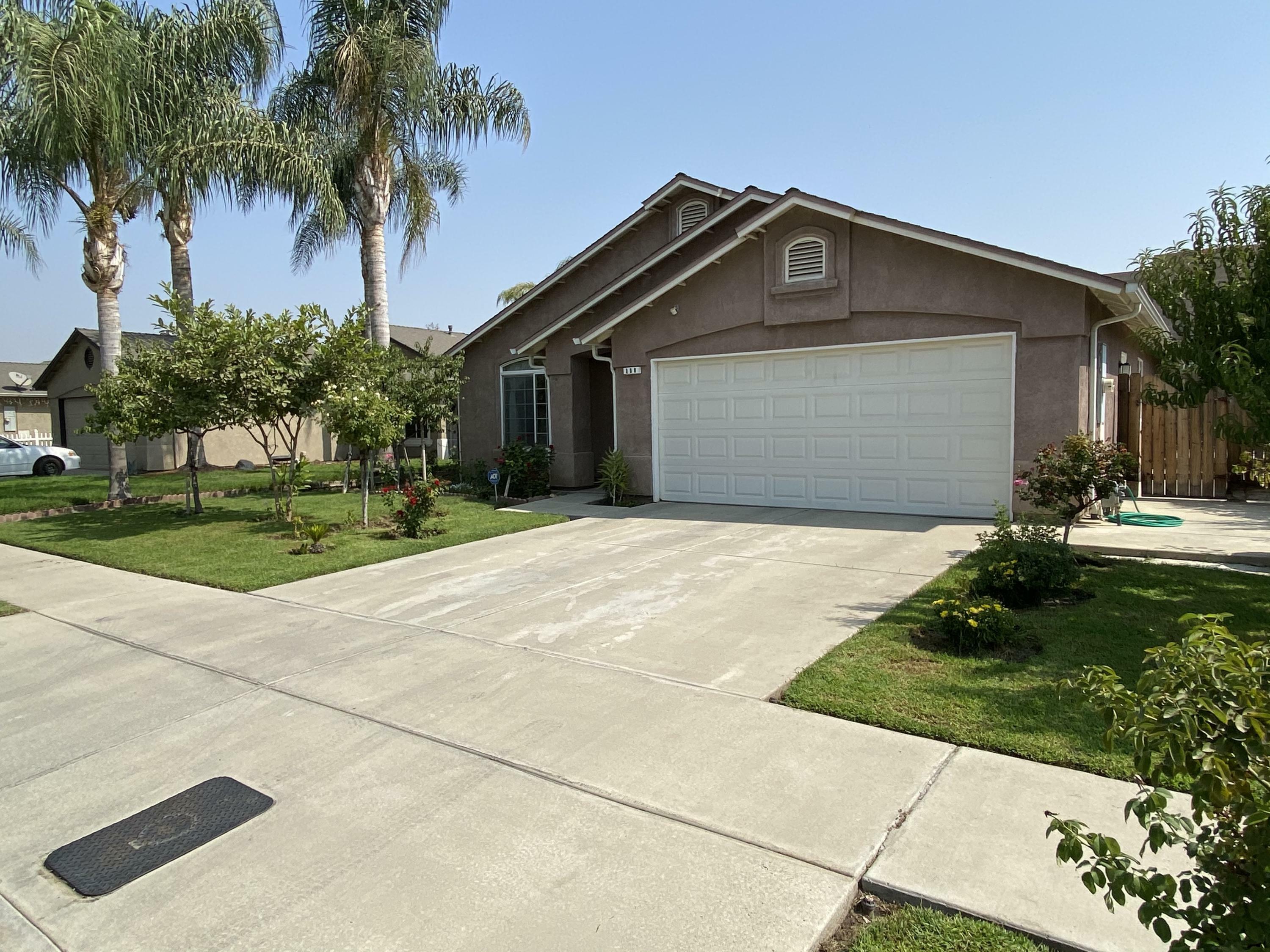 230 Yellowstone Street  Tulare CA 93274 photo