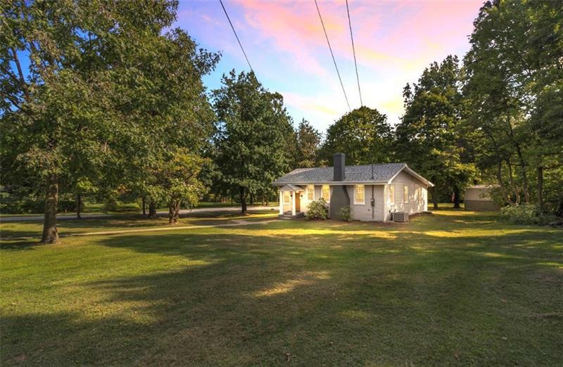 Property Photo: 465 Edgewood Rd PA 15010