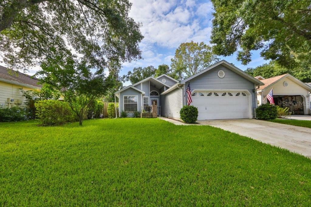 Property Photo:  1469 Walden Oaks Place  FL 33563 