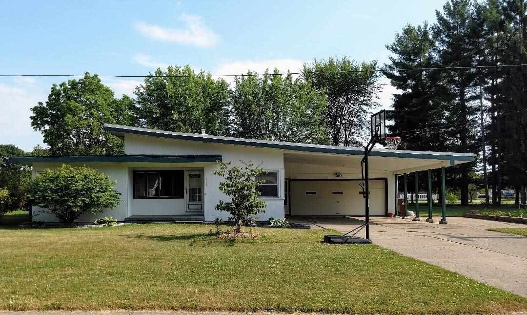 Property Photo:  710 E Broad  MI 48616 