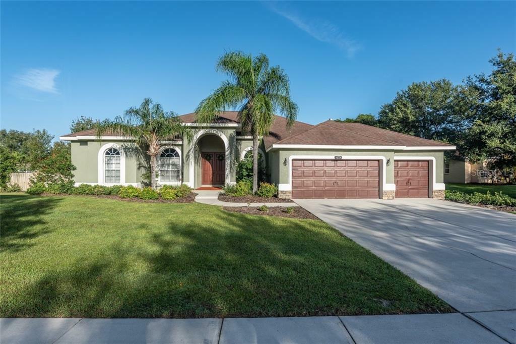 Property Photo:  14224 Creek Run Drive  FL 33579 