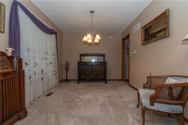 Property Photo:  204 NW 100th Terrace  MO 64155 